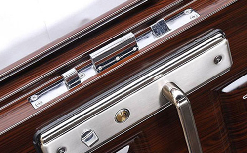 岭东24小时上门开锁公司